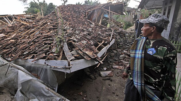 Indonsii postihlo zemtesen o sle 5,6. Z budov zstaly jen trosky. (21. listopadu 2022)