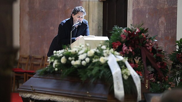 Pohřeb Jaromíra Jágra staršího se konal v kostele Nanebevzetí Panny Marie na kladenském náměstí. Jaromír Jágr promluvil na pohřbu svého otce. (22. listopadu 2022)