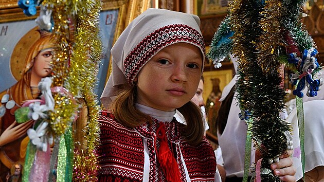 Ukrajinsk holika v tradinm odvu slav Vnoce. (12. ledna 2022)