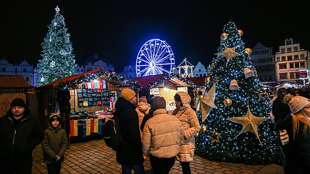 Adventn� trhy na plze�sk�m n�m�st� Republiky. (27.listopadu 2022)