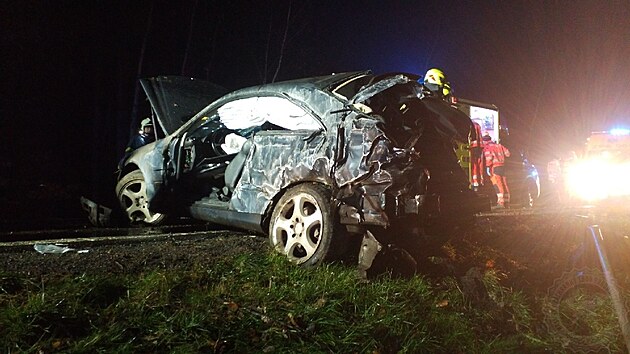 Po nehodě auta u Nasavrk skončili v nemocnici čtyři lidé.