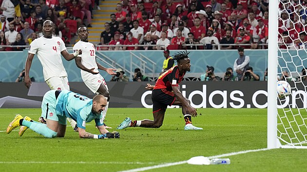 Belgi�an Michy Batshuayi st��l� g�l do s�t� Kanady na mistrovstv� sv�ta 2022.