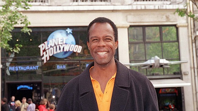 Clarence Gilyard Jr. ped paskou restaurac z franzy Planet Hollywood