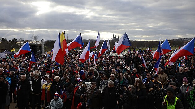 Demonstrace proti vládě Petra Fialy v Praze na Letné. (26. listopadu 2022)