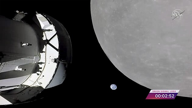 Vlastní snímek lodi Orion, která se dostala nejblíže k Měsíci na své cestě v rámci mise Artemis I.