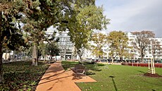 Park na Moravském náměstí v Brně je po dlouho očekávané rekonstrukci.