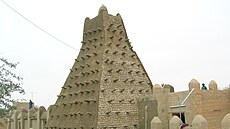 Hlinné stavby v maliském Timbuktu jsou proslulé iroko daleko. Západní turisty...