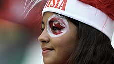 Tuniská fanynka ped zápasem proti Dánsku