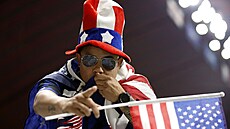 Americký fanoušek před startem utkání proti Anglii | na serveru Lidovky.cz | aktuální zprávy