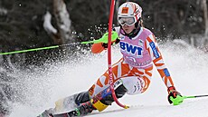 Slovenka Petra Vlhová na trati slalomu v Killingtonu