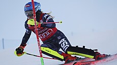 Mikaela Shiffrinová v prvním nedlním kole slalomu v Levi.
