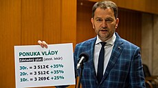 Slovenský ministr financí Igor Matovi se svou nabídkou pro lékae, kteí na...
