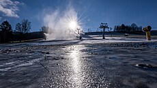 Skicentrum Detné v Orlických horách vyuilo mrazivé poasí a zaalo ped...