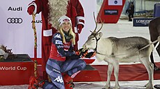 SOB. Mikaela Shiffrinová se raduje z vítězství ve slalomech v Levi.