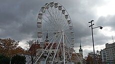 Vyhlídkové kolo v Brně měří 33 metrů a rychlost otáčení je zhruba 3 až 3,5... | na serveru Lidovky.cz | aktuální zprávy
