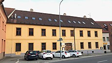 Tebíská speciální základní kola sídlí v budov msta, je v ní v pronájmu....