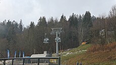 V Janských Lázních tráva, ale na Černé hoře už se začíná lyžovat. (26....
