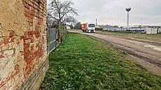 Chrast nemá pozemky na stavbu byt� a podle tamního starosty Vojt�cha Kr�anského...