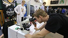 Na výstav� �kol Scholaris jsou k vid�ní mimo jiné praktické ukázky výuky...