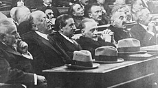Proces s bývalými temi premiéry v ecku v roce 1922