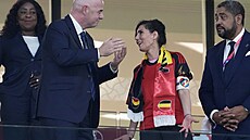Belgická ministryně zahraničí Hadja Lahbibová (na snímku se šéfem FIFA Gianni...