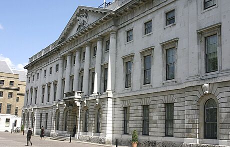 Areál bývalé Královské mincovny v Londýn se má zmnit v obí ínskou ambasádu....