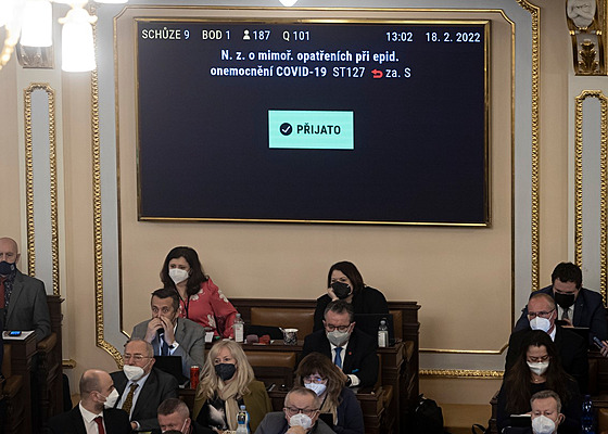 Poslanci jednali o pandemickém zákon�. (18. února 2022)