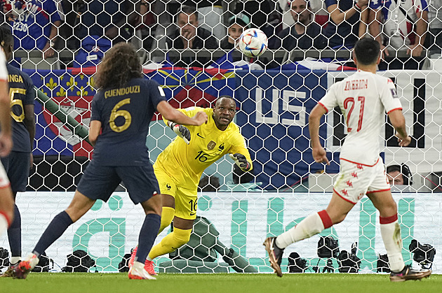 ONLINE: Tunisko - Francie 0:0, obhájci nasadili náhradníky, gól soupeře neplatí