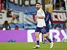 Lionel Messi se rozcviuje ped utkáním Argentiny s Polskem.