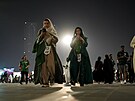 Fanynky Saudské Arábie míí na zápas s Mexikem.