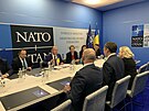 Rumunský ministr zahranií Bogdan Aurescu na setkání ministr zahranií NATO v...