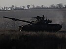 Ukrajinský tank bhem boj na jiním Donbase (29. listopadu 2022)