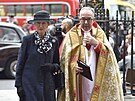 Dvorní dáma Susan Hussey a reverend John Hall (Londýn, 27. záí 2016)