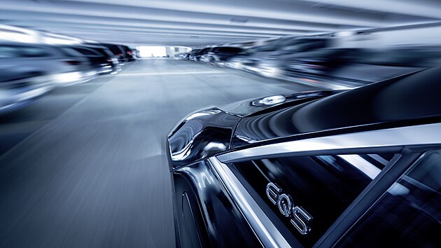 Mercedes vyuv technologii autonomnho parkovn vyvinutou s dodavatelskou...