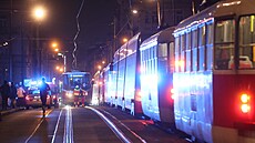 Tramvajový provoz v centru Prahy výrazně komplikuje stržená trolej na Palackého...
