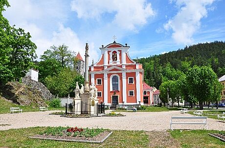 Kostel sv. Martina s hradní ví - autor D.Míková