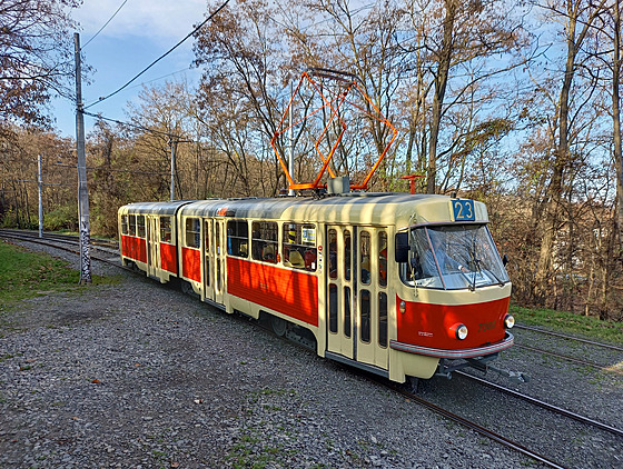 Historie tramvaje sahá do roku 1977, kdy byla vyrobena v závod KD Tatra Praha.