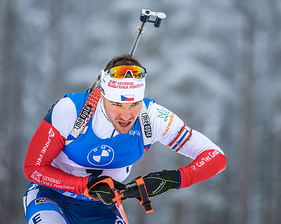 Michal Krmá pi sprintu ve finském Kontiolahti.