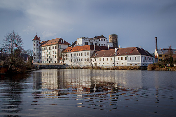 Rybník Vajgar v Jindichov Hradci nutn potebuje zbavit tun nános usazenin...