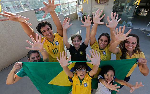 Členové rodiny z Brazílie mají na rukou dvanáct prstů, anomálie se dědí