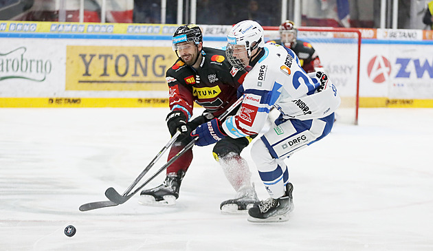 ONLINE: Neporažená Sparta hostí Kometu, rozjetý Litvínov čeká mistr