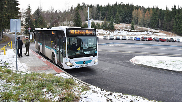 Díky nové otočce v Bedřichově jezdí nyní autobusy z Jablonce nad Nisou až na...