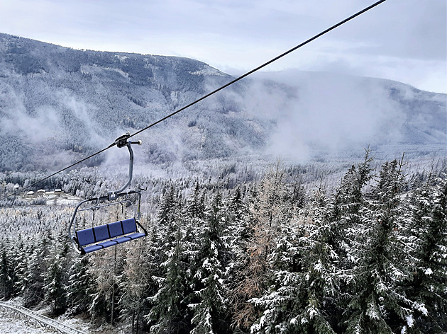 Na Dolní Moravě startuje lyžařská sezona, o visutý most návštěvníci nepřijdou
