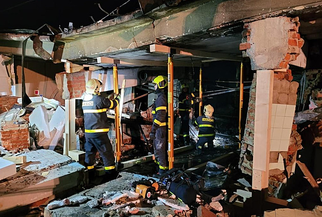 Explodovala budova bývalé textilky v Opavě, výbuch narušil její statiku