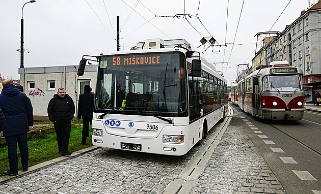 Praha bude mít třetí trolejbusovou linku, povede mezi Na Knížecí a U Waltrovky