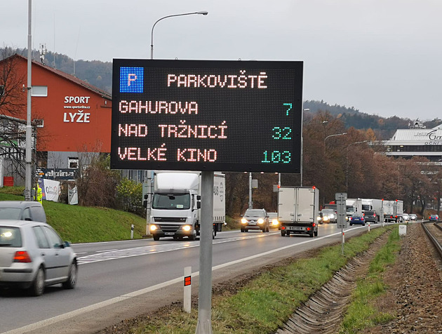Zlín chystá nová záchytná parkoviště na okraji města i parkovací dům