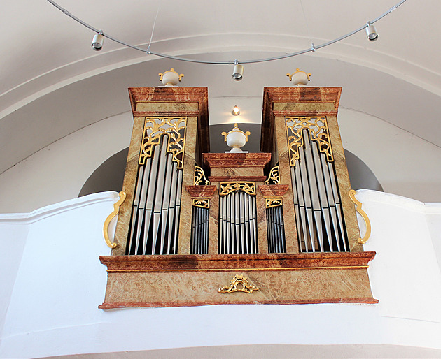 Varhany v kostele nanebevzetí Panny Marie v Maaticích niil ervoto.