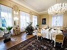 Vánočně vyzdobené prostory zámku v Lánech v prosinci 2022. Žlutý sál audienční. 