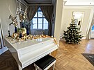 Vánočně vyzdobené prostory zámku v Lánech v prosinci 2022. Jídelní a hudební...