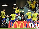 Radost brazilských fotbalist po brance Neymara.